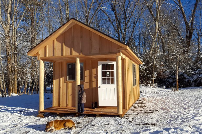 small cabin living1